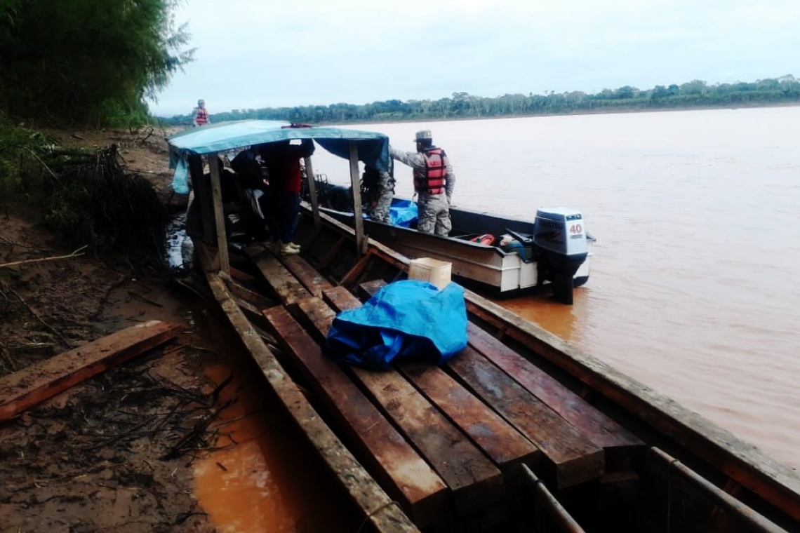 Marinos decomisan 3.709 pies tablares de madera en el río Beni