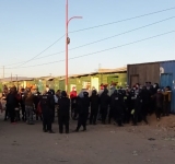 2 policías resultan heridos durante la acción de retiro de casetas ilegales en la zona sureste