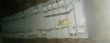 Navales sorprenden en “flagrancia” robo de baterías de Entel en Huatajata