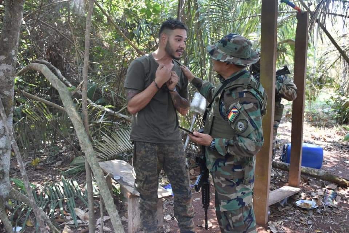 Brasilero cae en Beni con helicóptero y cocaína, la FELCN desmantela pistas