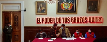 FNDR y Gobernación de Oruro firman contrato de financiamiento por Bs 48,32 millones