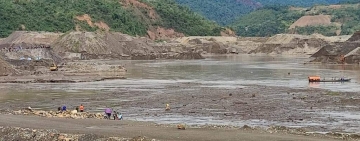 Militares buscan a seis personas desaparecidas por desborde de río Mapiri