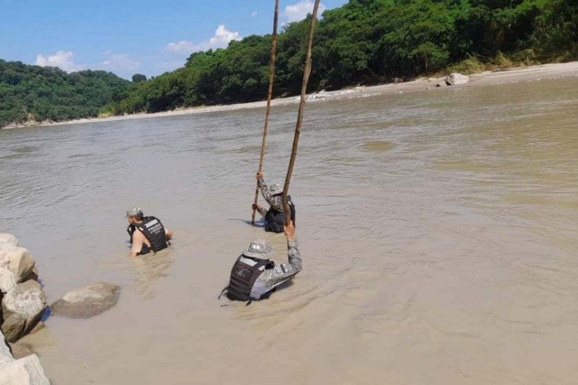 Marinos recuperan cuerpo de hombre en el Río Bermejo en Tarija