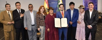 Legislativo entrega reconocimiento póstumo a Carlos Palenque