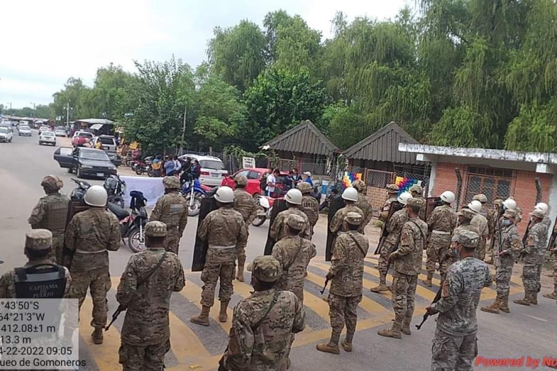 Gomoneros de Bermejo incumplen plazos y militares activan control