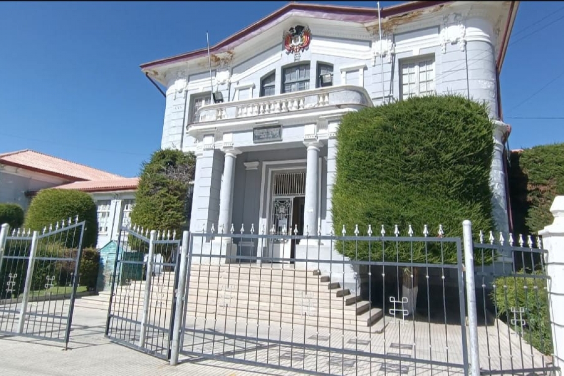 Diez estudiantes del Colegio Bolívar dan positivo a Covid-19