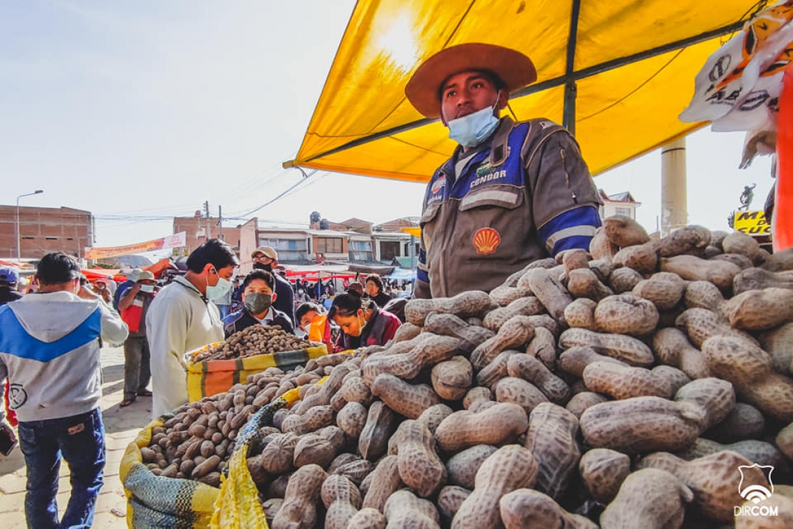 Feria Oruro Moderno se desarrolla con masiva concentración de ciudadanos