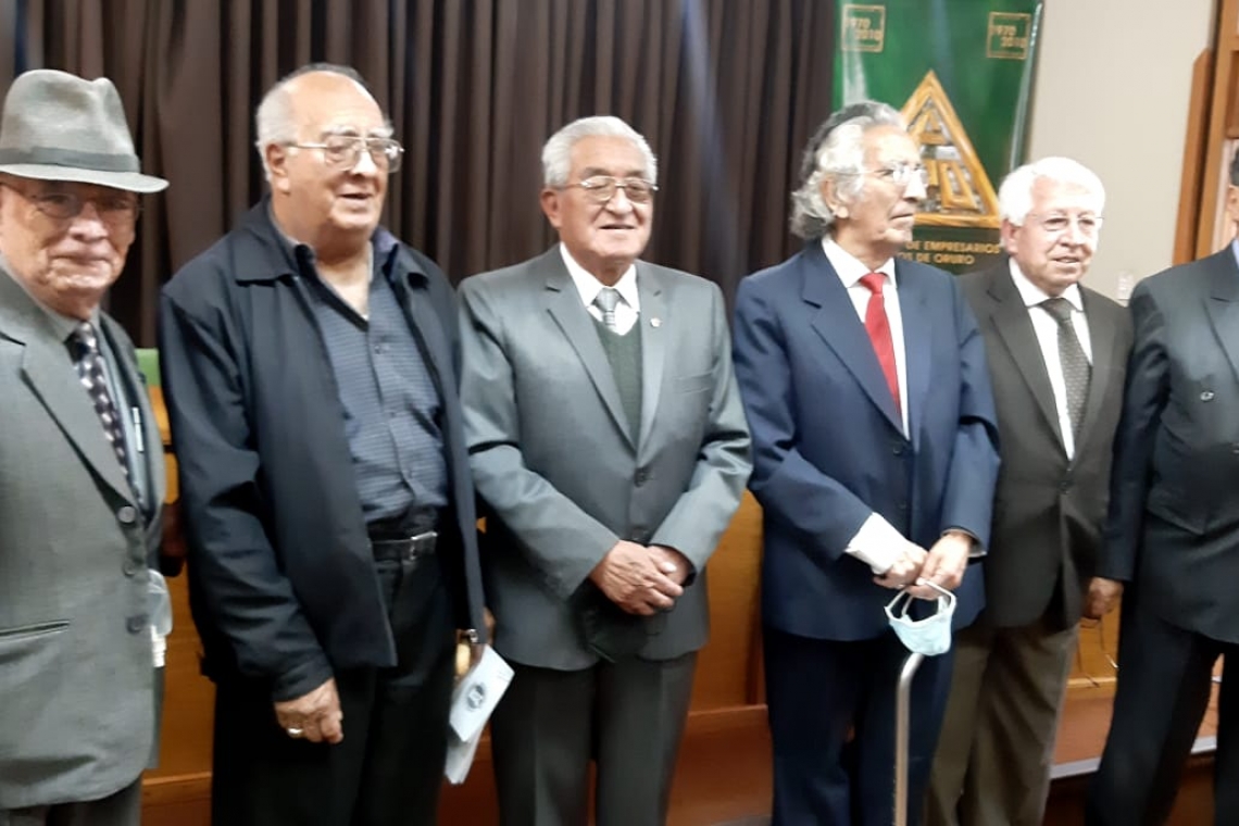 Asociación de Periodistas de Oruro conmemora 96 años y saluda el Día del Periodista