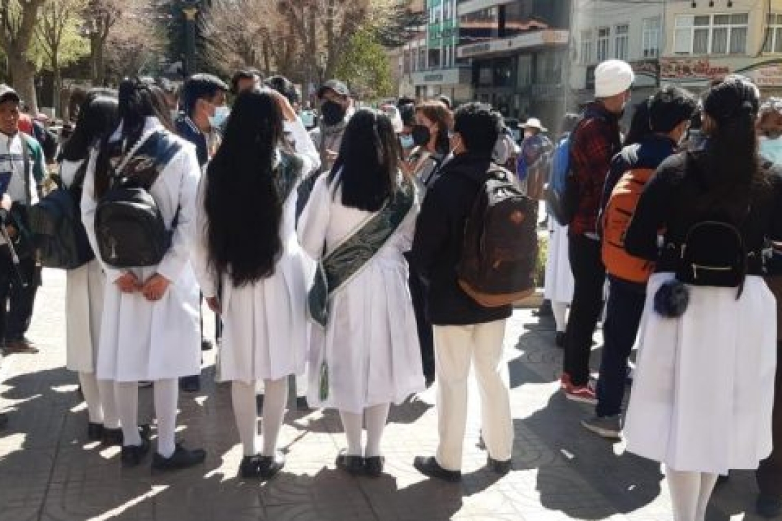 Piden a estudiantes y maestros cumplan con las dosis de vacunas contra la Covid-19