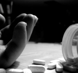 Policía investiga doble infanticidio y suicidio de una madre