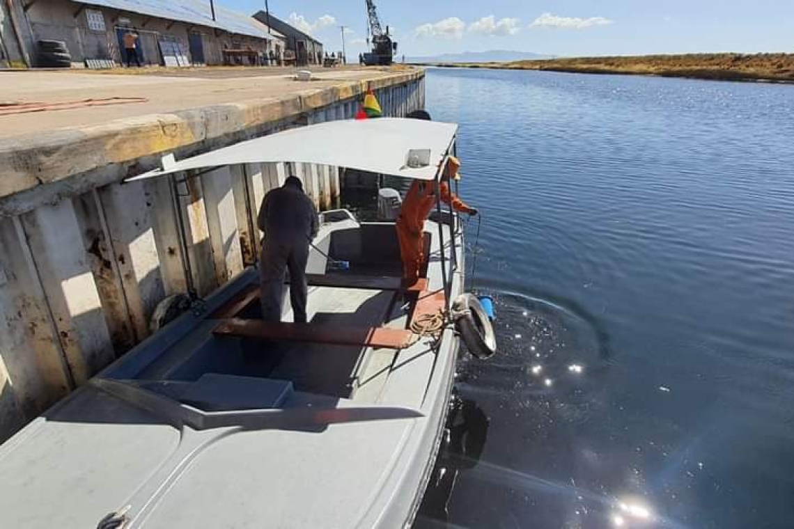 Hidrografía Naval realiza mantenimiento en Estación Hidrométrica en Puerto de Guaqui