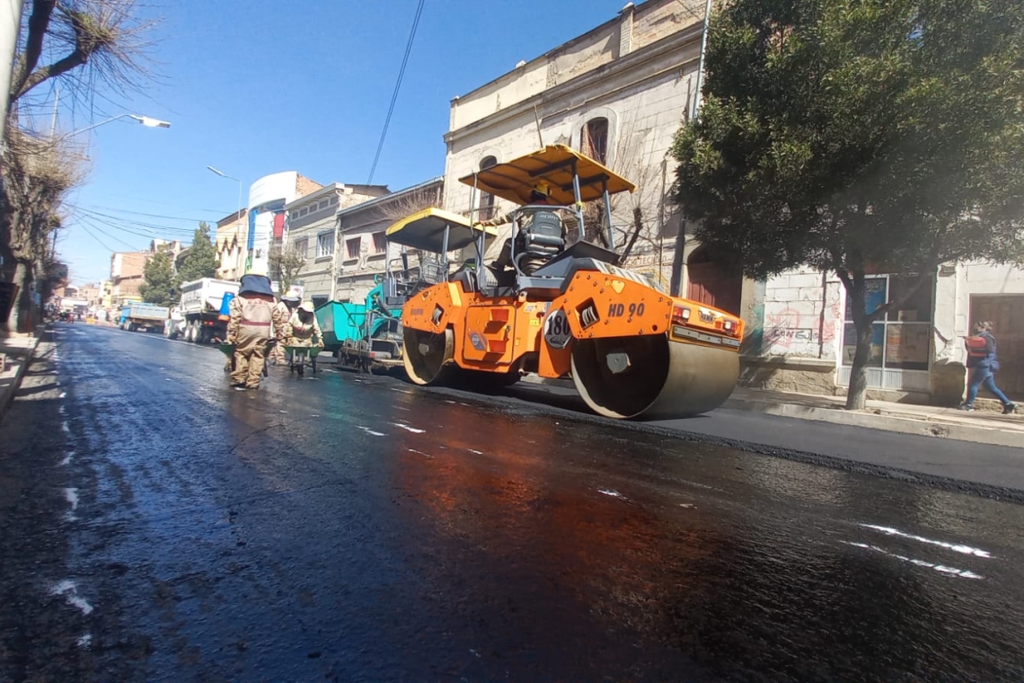 Por las Fiestas Patria se dispone recapado asfáltico por la ruta del desfile 