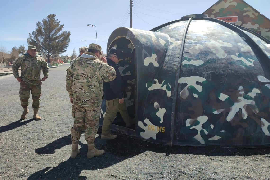 Inspeccionan puestos militares adelantados en frontera con Chile 