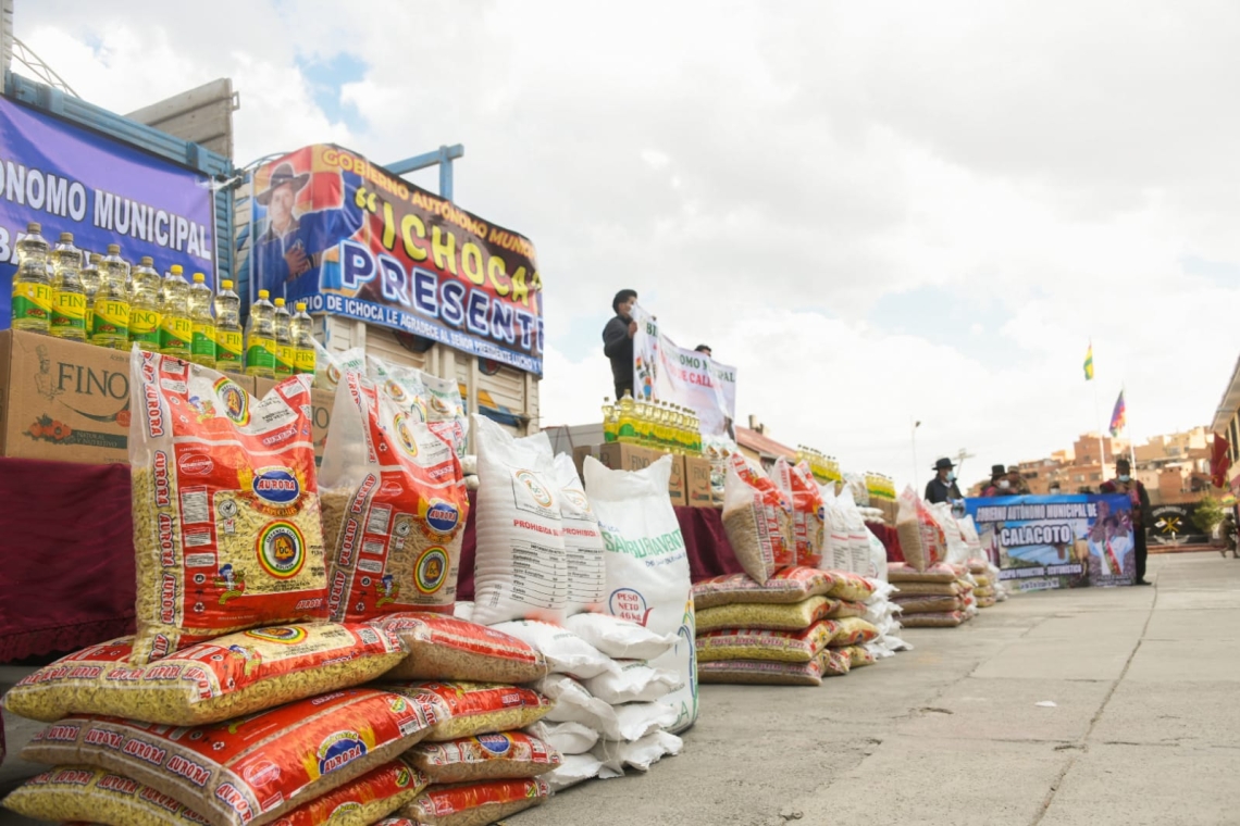 Gobierno beneficia con ayuda humanitaria a mil familias de 5 municipios paceños