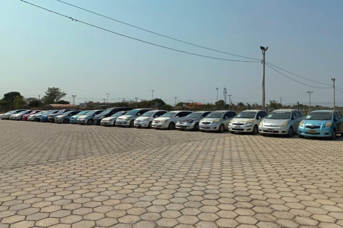 Aduana comisa 32 vehículos “chutos” en la ciudad de Santa Cruz