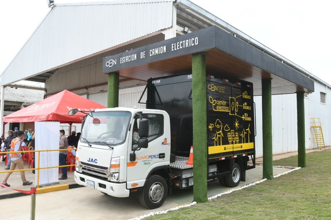 CBN presenta el primer camión eléctrico de distribución de cerveza