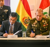 Bolivia y Perú acuerdan incrementar lucha combinada contra ilícitos en fronteras