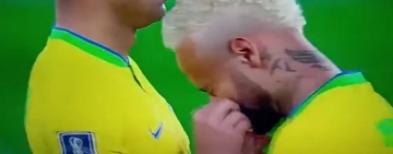 Controversia en las redes por el video de Casemiro aplicándole una sustancia en la nariz a Neymar en plena goleada de Brasil