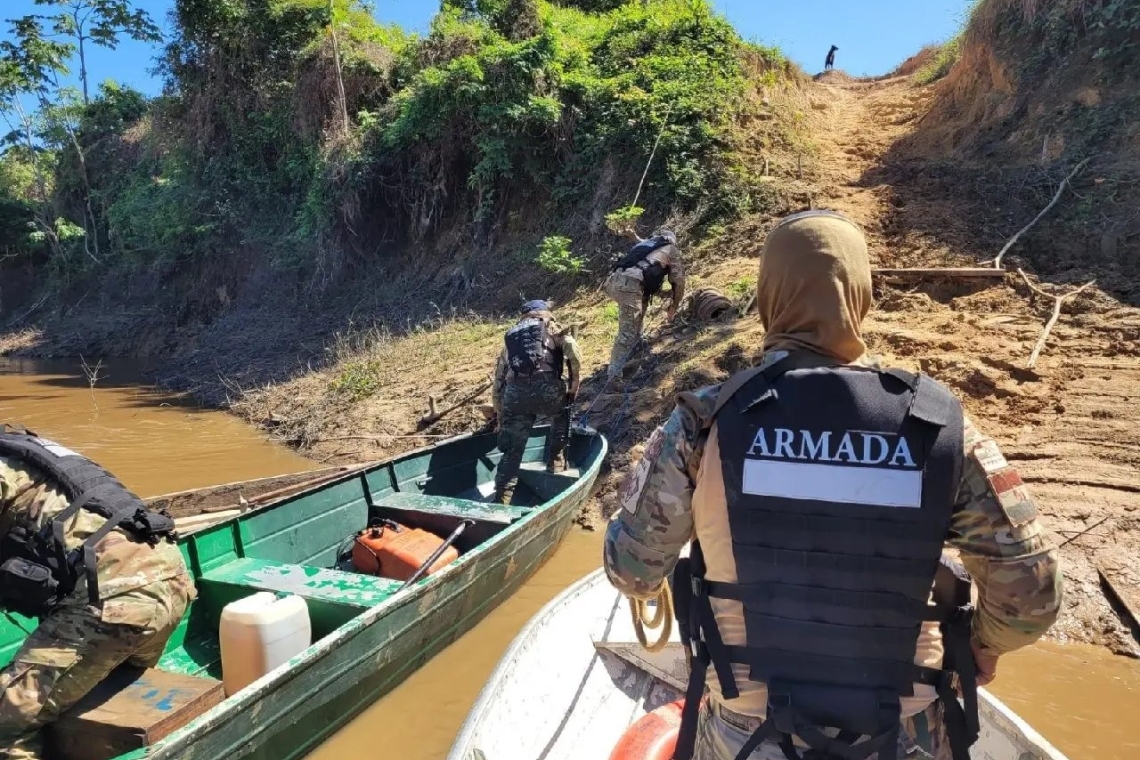 Armada ejecutó 207 operativos antidroga, incautó cocaína y destruyó pistas clandestinas