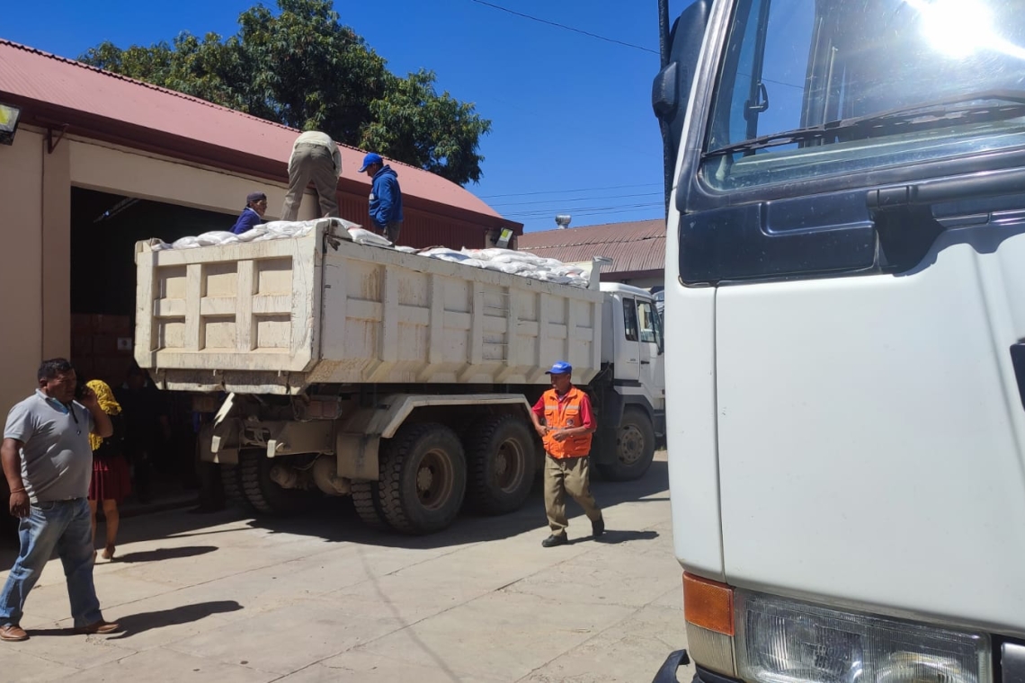 Gobierno entrega 96 toneladas de ayuda humanitaria a 6 municipios de Cochabamba