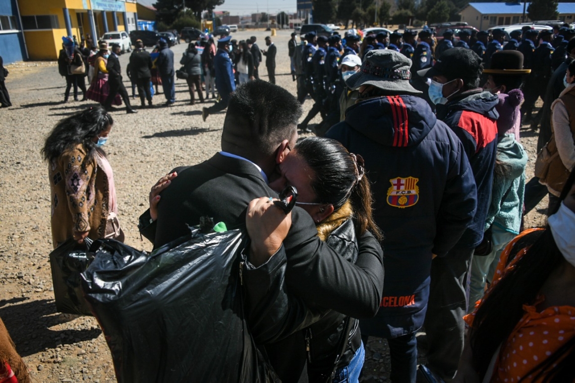 Habiendo cumplido con su servicio a la Patria jóvenes llegan de sus destinos