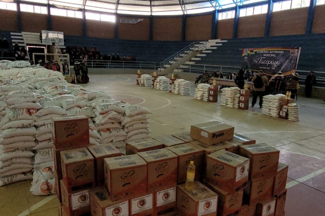 Entregan 72.3 toneladas de alimentos para 2.500 damnificados de Bolívar y Tacopaya 