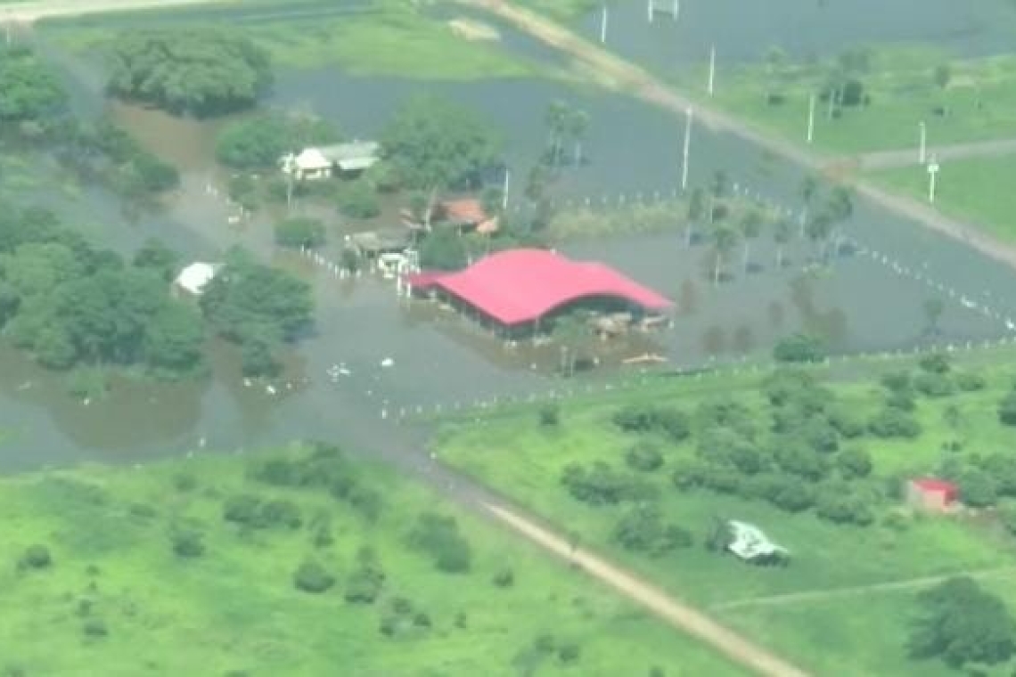 Okinawa con mayor afectación por inundaciones rescataran por aire a varias familias