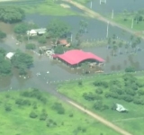 Okinawa con mayor afectación por inundaciones rescataran por aire a varias familias