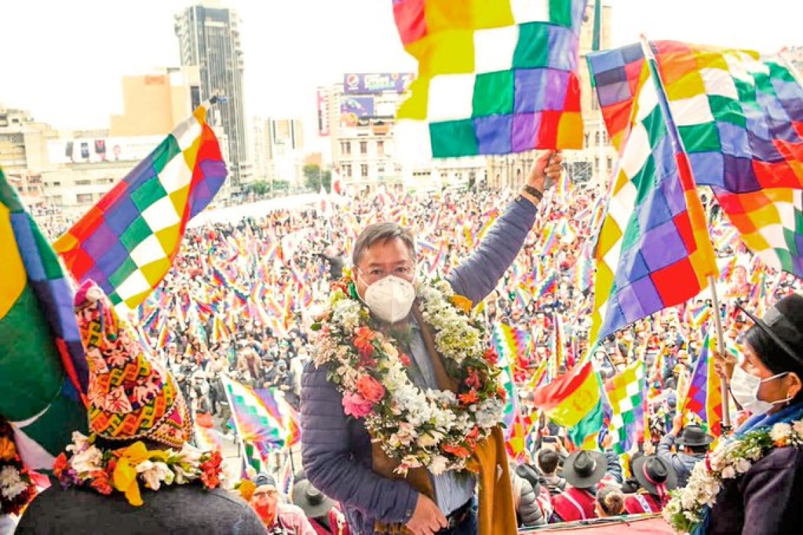 Presidente recuerda los 14 años de la Constitución y destaca que de ella nació la Bolivia Plurinacional