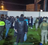 Policía interviene fiesta clandestina en Achumani