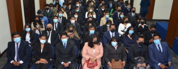La Paz: 167 juristas reciben credenciales para el ejercicio de la profesión