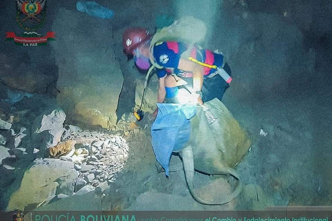 Policía recupera 3 kilos de minerales robada de la empresa Minera “Colquiri”