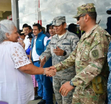 Voluntarios militares reciben reconocimiento de la alcaldesa de Cobija