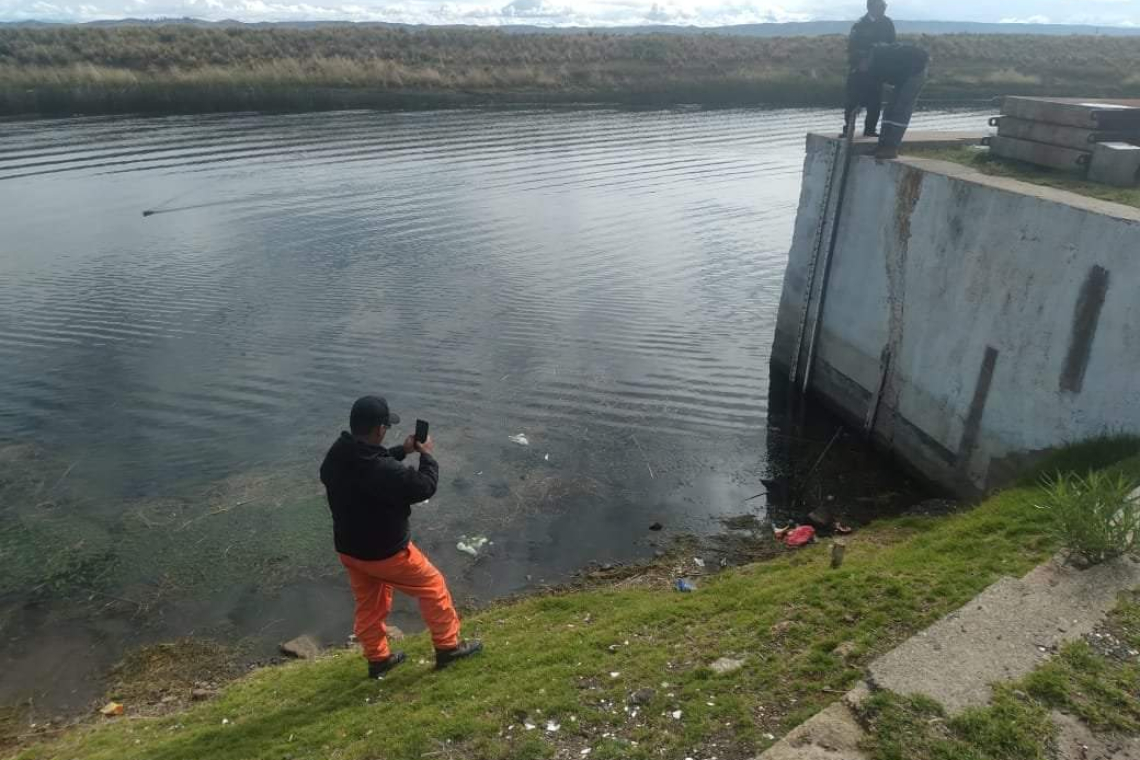 Hidrografía Naval realiza mantenimiento de datos en estación hidrométrica en Guaqui