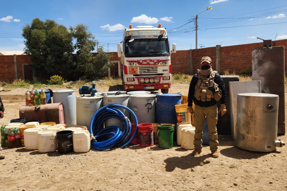 Implicados en transporte ilegal de combustible a la cárcel en Cochabamba