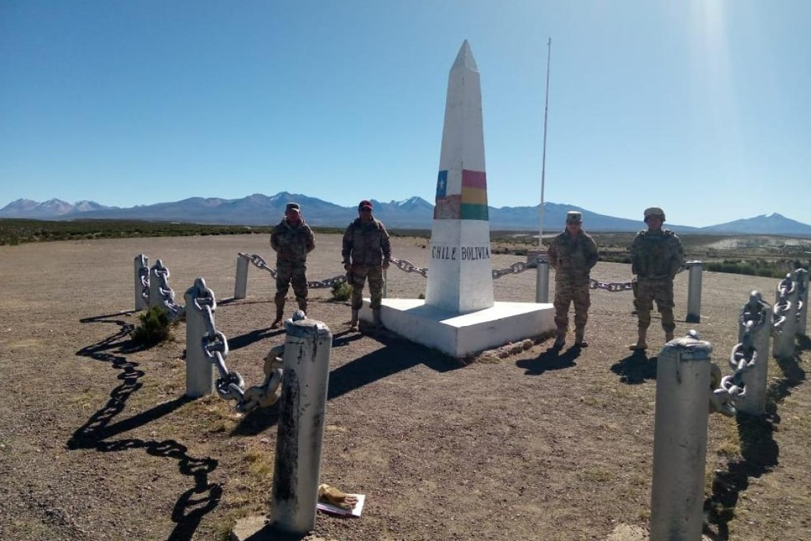 FFAA inspeccionan hitos e instalaciones militares en la frontera con Chile