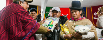 Desastres: Gobierno entrega ayuda a más de 2.000 familias de municipios paceños