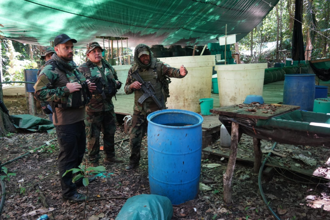 Fuerza antidroga destruye un “mega laboratorio” de cocaína valuado en $us 250 mil