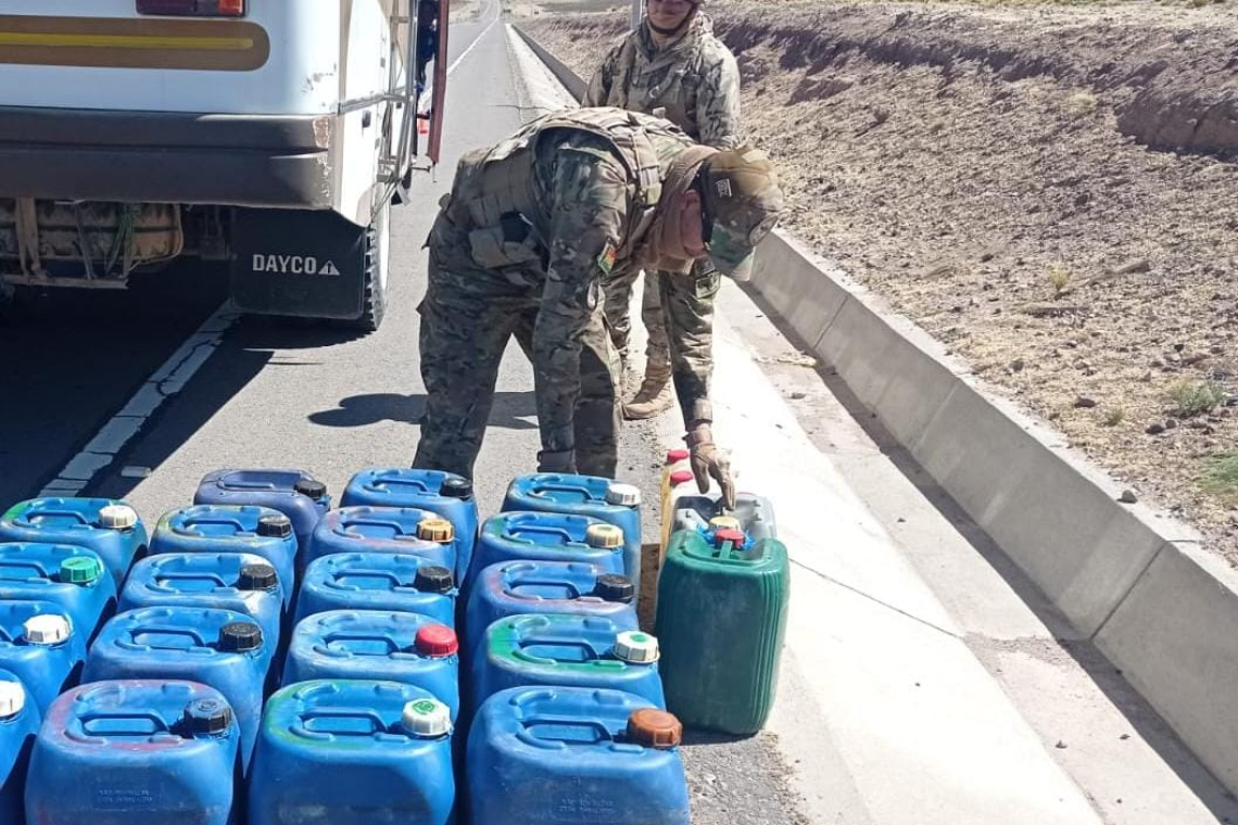 Aprehenden a 27 implicados con contrabando de 4 millones de litros de diesel al Perú