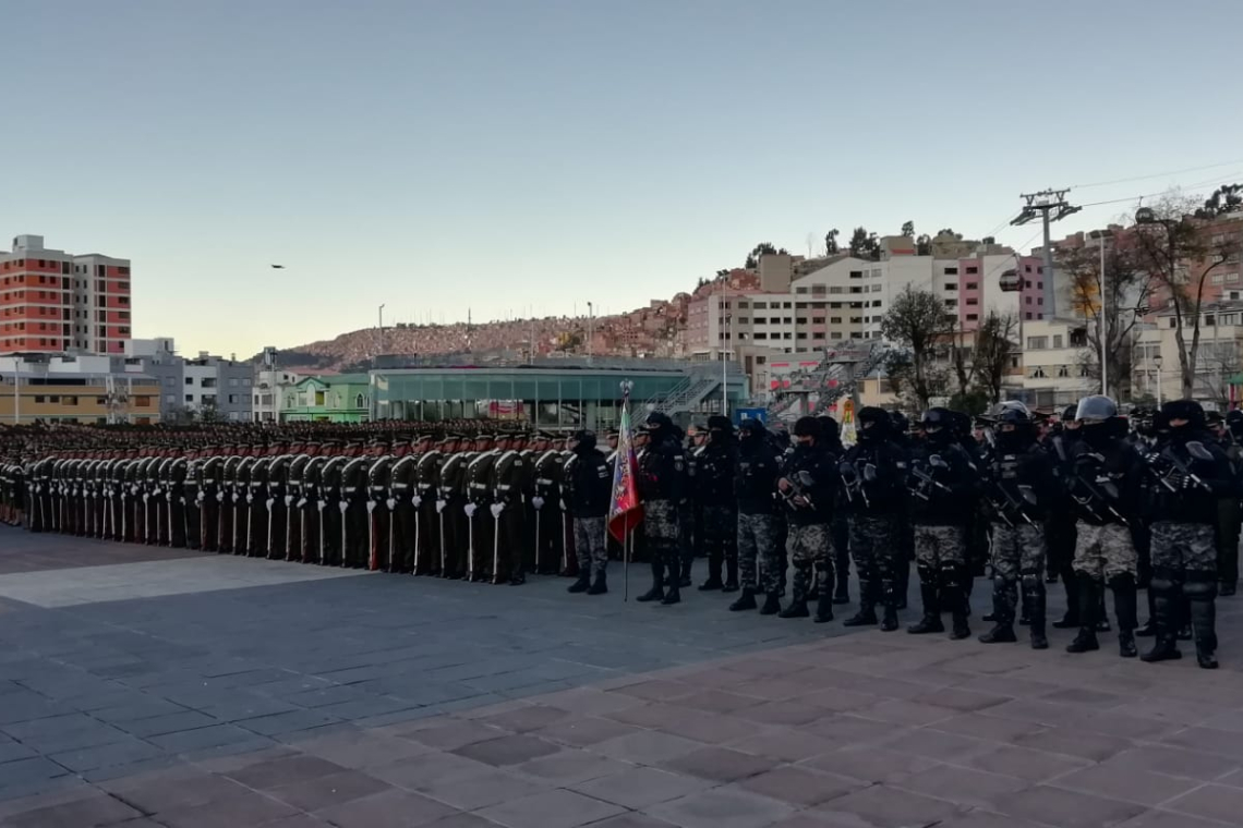 La Policía reafirma su compromiso de lealtad con la Patria en el inicio del mes aniversario