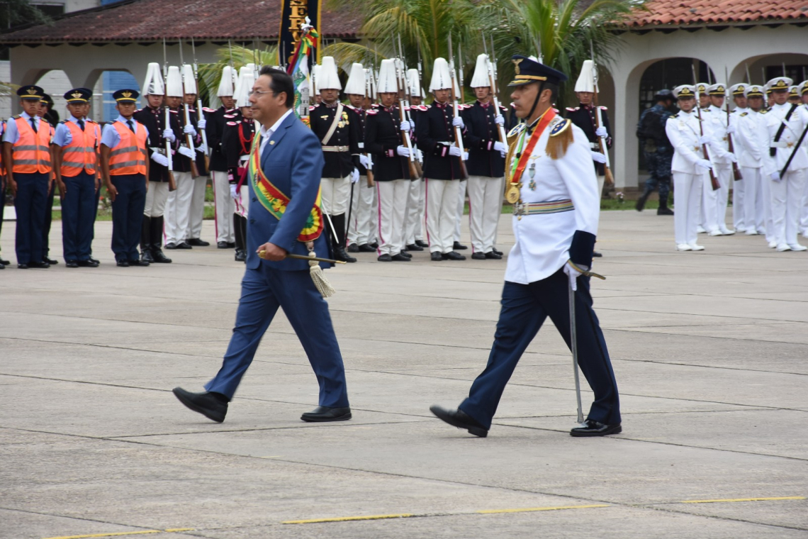 Presidente aconseja a mantenerse firmes a los ideales en el 71 aniversario del COLMILAV