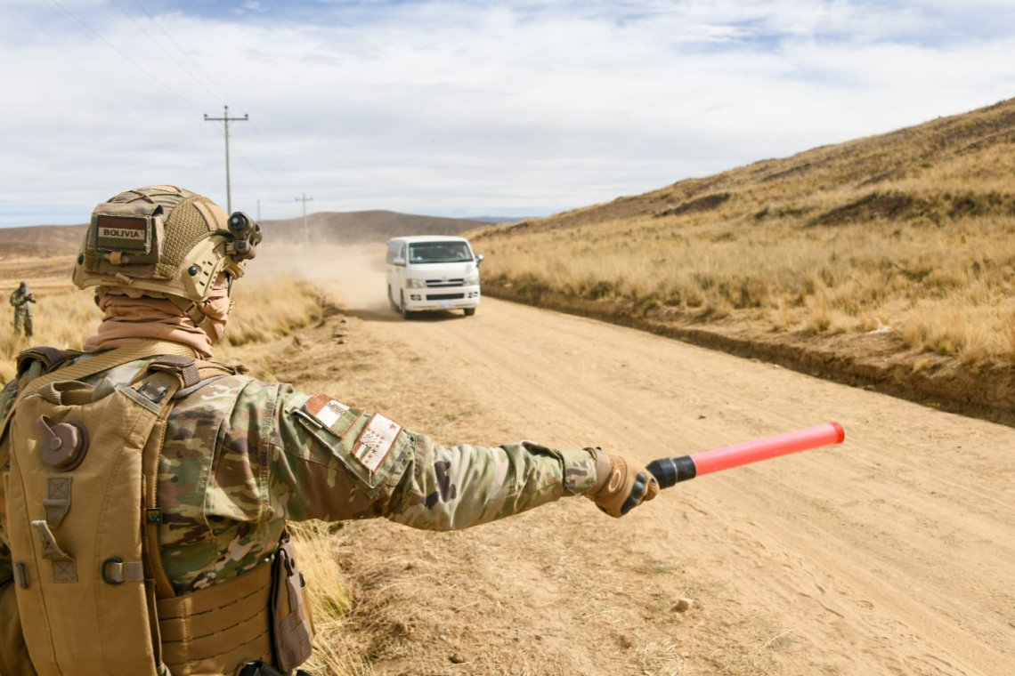 Contrabandistas usan 57 rutas para eludir control militar y policial de Bolivia-Chile