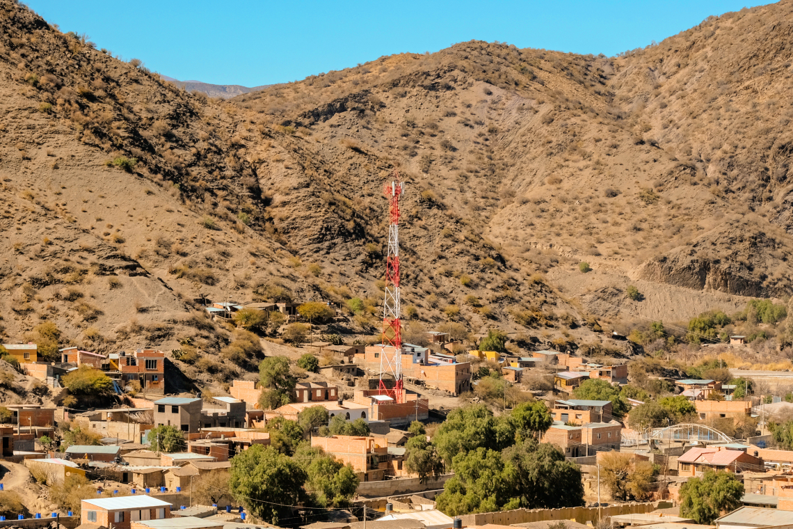 Cotagaita festeja por llegada de los servicios de ENTEL con despliegue de estación Radio Base y Fibra Óptica Al Hogar