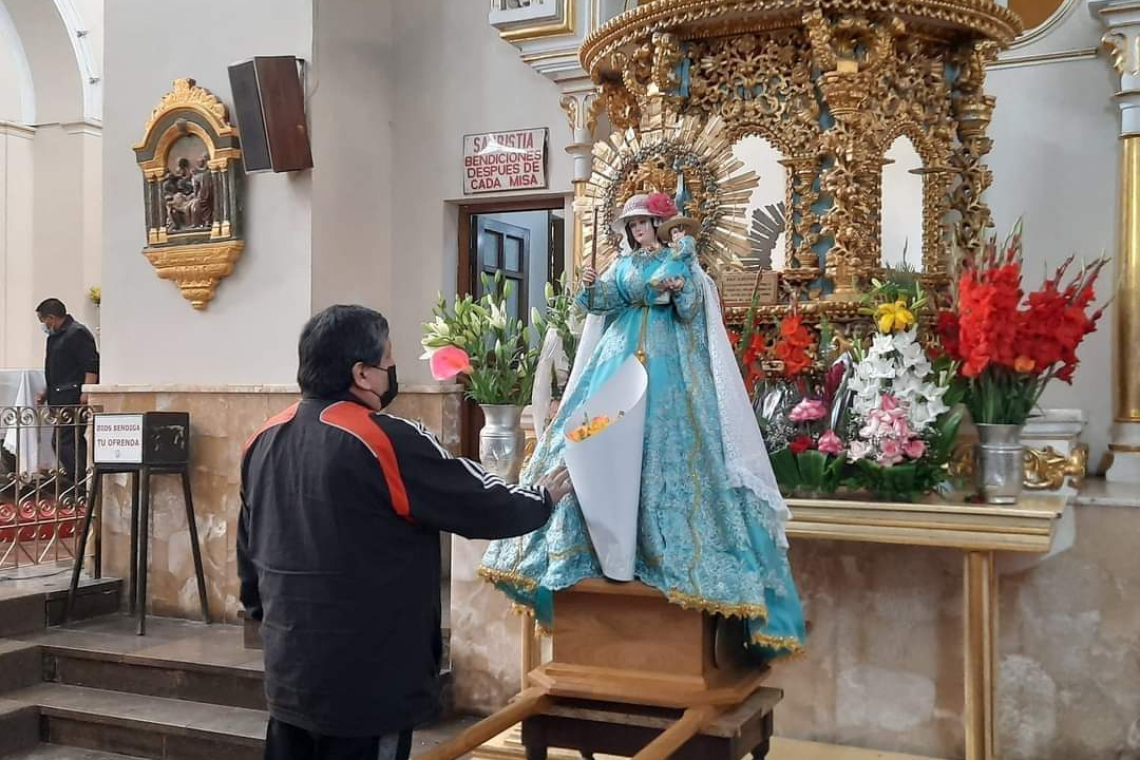 Con devoción, Quillacollo vive la fiesta religiosa más grande de Cochabamba