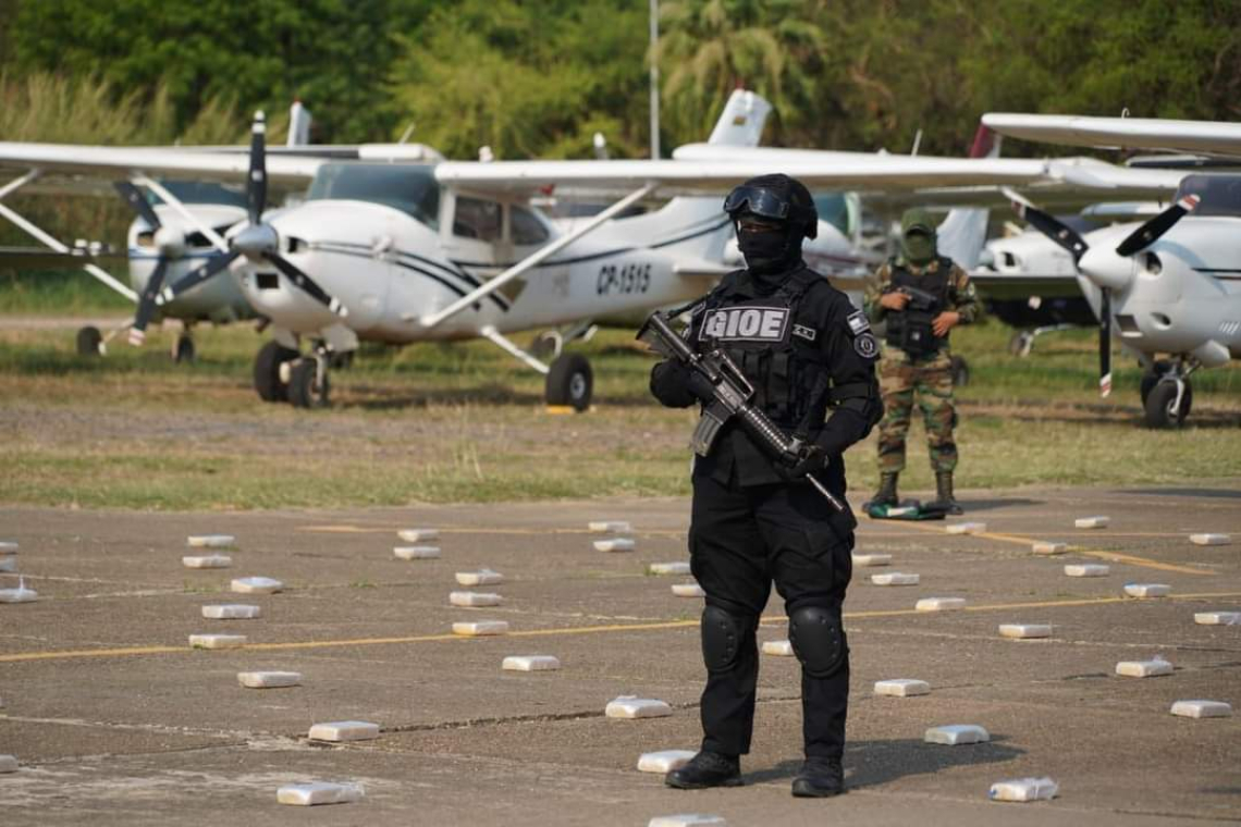 La FELCN afecta al narcotráfico con $us 1.200.000 y desbarata pistas y aeronaves