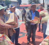 Llega 264 toneladas de ayuda humanitaria para 21 municipios de Cochabamba