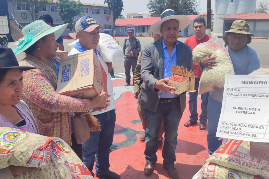 Llega 264 toneladas de ayuda humanitaria para 21 municipios de Cochabamba