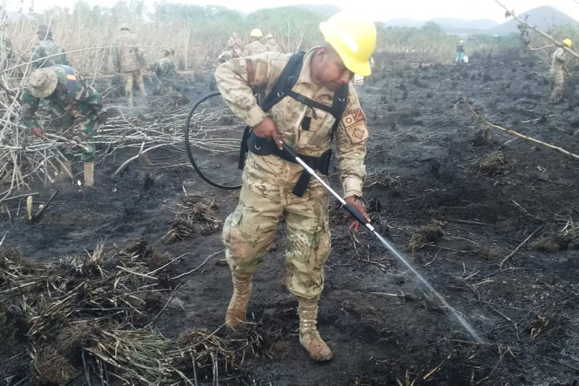 Bomberos, descargas aéreas y lluvias neutralizan incendios en municipios cruceños