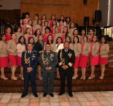 Voluntarias del Ejército celebran 43 años de apoyo a la familia militar