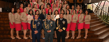 Voluntarias del Ejército celebran 43 años de apoyo a la familia militar